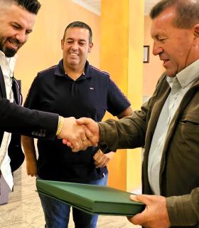 Antigua felicita a José Carlos Prieto Bautista Mejor Cortador de Jamón del Mundo 2023 · foto 2