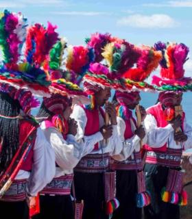Los telares en Taquile: un viaje por la cultura peruana · foto 4