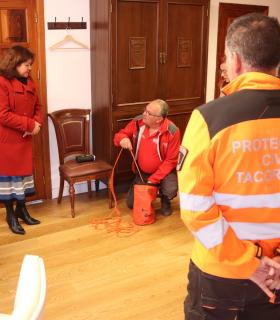 Entrega de 21 dispositivos para la mejora de las labores de rescate y protección de bañistas en la costa de Tacoronte · foto 3