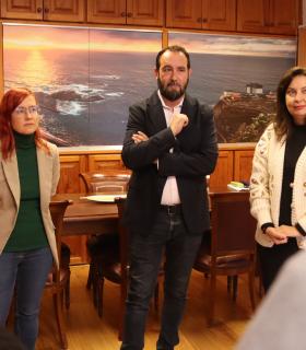 Entrega de 21 dispositivos para la mejora de las labores de rescate y protección de bañistas en la costa de Tacoronte · foto 2