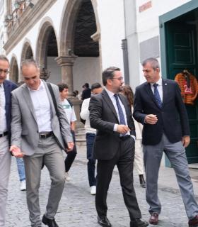 Domínguez asegura que la bonificación al combustible en las islas verdes "será ya una realidad en los próximos días" · foto 2