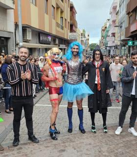 Daniel Eliecer Sosa gana la exitosa carrera de tacones del Carnaval de Telde 2024 · foto 2