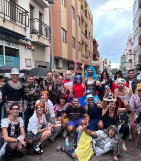 Daniel Eliecer Sosa gana la exitosa carrera de tacones del Carnaval de Telde 2024 · foto 3