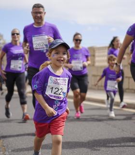 Una marea violeta recorre El Chorrillo en la 5ª Carrera por la Igualdad de El Rosario · foto 2