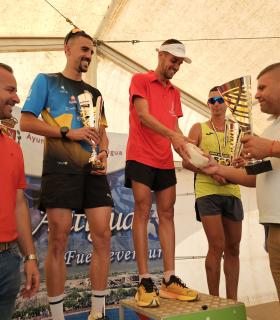 El Cross de Antigua se convierte en el Dakar del atletismo de la isla · foto 1
