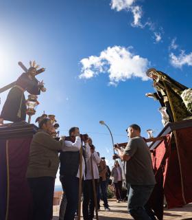 Via Crucis de este viernes en Igueste · foto 2