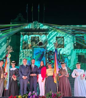 Icod ya festeja a San Marcos con un tajaraste de colores al viento · foto 3