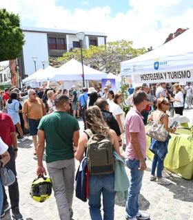 La Fiesta del Queso 2024 cosechó un rotundo éxito en su primera edición celebrada hoy en el casco de Guía · foto 7