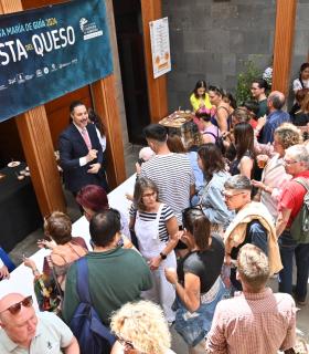 La Fiesta del Queso 2024 cosechó un rotundo éxito en su primera edición celebrada hoy en el casco de Guía · foto 12