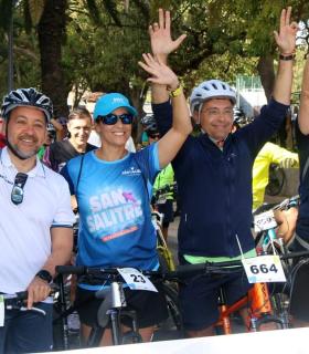 Cerca de 900 personas disfrutan de la Fiesta de la Bicicleta por las calles de Santa Cruz · foto 4