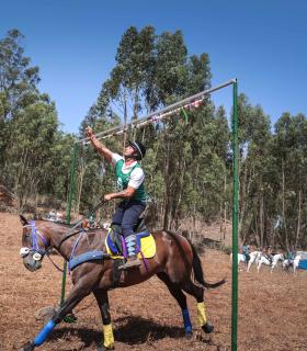 Casi 40 jinetes protagonizan la II Sortija de Caballos de La Esperanza · foto 5