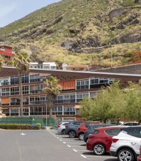 Urbanismo se compromete a recuperar el edificio de la antigua rotonda de Mesa del Mar · foto 1