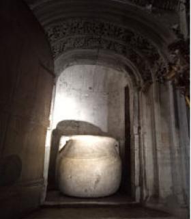 Una de las Hidrias de las Bodas de Caná en la Catedral de Oviedo · foto 2