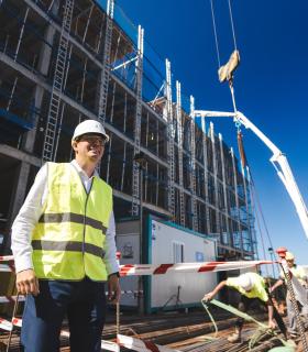 Pablo Rodríguez comprueba el avance en las obras de 65 viviendas públicas en La Orotava · foto 1