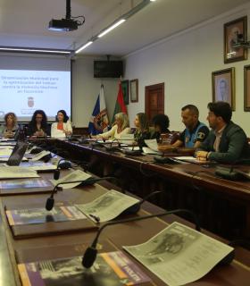 El Ayuntamiento de Tacoronte celebra la V Mesa Municipal de Agentes Sociales para combatir la violencia machista · foto 2
