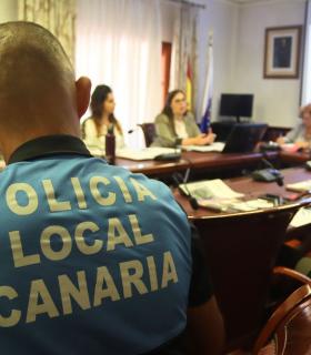 El Ayuntamiento de Tacoronte celebra la V Mesa Municipal de Agentes Sociales para combatir la violencia machista · foto 3