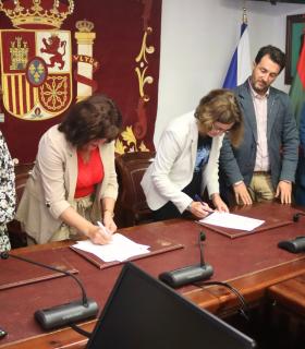 Tacoronte firma un convenio con el Colegio de Veterinarios de SC de Tenerife para reforzar el control y bienestar de las mascotas · foto 2