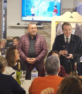El alcalde de Vigo recibe a los mayores de Antigua y promete al alcalde, Matías Peña, devolverle la visita a Fuerteventura · foto 1
