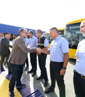 Guaguas Municipales afronta su millonaria demanda de viajeros con la incorporación de doce vehículos a su flota y 83 nuevos conductores antes de Navidad · foto 2