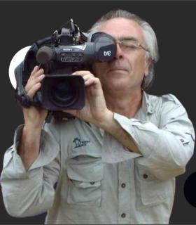 Manuel Ovalle celebra 50 años como reportero gráfico con la presentación de su biografía en La Gomera · foto 2