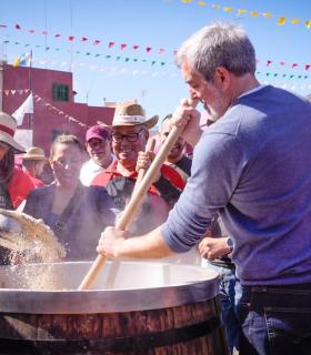 Fernando Clavijo participa en el Puchero de La Florida, en La Orotava · foto 1
