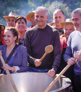 Fernando Clavijo participa en el Puchero de La Florida, en La Orotava · foto 3
