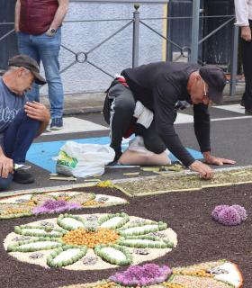 Más de un centenar de alfombras engalanan el Corpus Christi tacorontero · foto 7