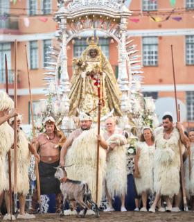 La ceremonia guanche del Hallazgo de la Virgen de Candelaria emociona un 14 de agosto más · foto 5