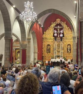 La Bajada del Santo Cristo de Telde llena de emoción y recogimiento la Basílica de San Juan · foto 3
