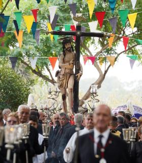 Miles de personas arropan al Cristo de Tacoronte en su día grande · foto 3