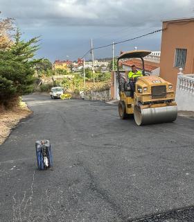 En marcha los trabajos de adecentamiento y reasfaltado en las calles Las Higueras y Adelantado · foto 1