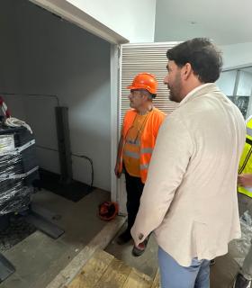 La reforma de la red eléctrica de la plaza de La Estación entra en su recta final · foto 2