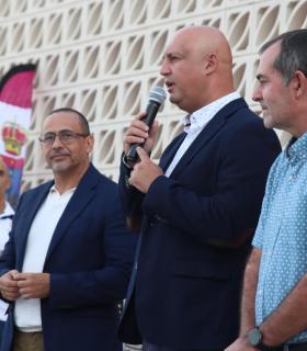 El campo de fútbol y de béisbol de Los Abrigos estrena vestuarios y zonas de servicio · foto 2