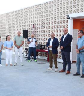 El campo de fútbol y de béisbol de Los Abrigos estrena vestuarios y zonas de servicio · foto 1