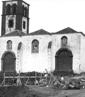 El Ayuntamiento de Tacoronte homenajea a los vecinos que hicieron posible la construcción de la plaza de Santa Catalina · foto 4