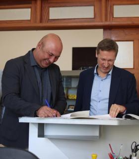 Charco del Pino cuenta con una nueva oficina de Correos en su centro cultural · foto 2