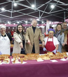 La Orotava volvió a disfrutar del Roscón de Reyes gigante · foto 6