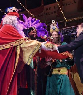 La Noche de los Sueños llena de ilusión y valores las calles de Candelaria en la víspera del Día de Reyes · foto 3