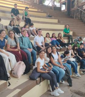 Antigua impulsa las excursiones y actividades gratuitas para jóvenes del Municipio · foto 2
