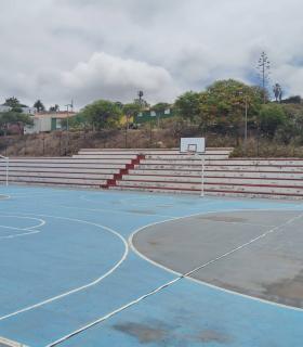 El Ayuntamiento de Tacoronte impulsa la mejora de siete canchas deportivas · foto 1