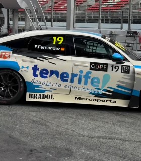 Santi Concepción jr, baja de última hora en la última carrera del TCR Europa en Barcelona · foto 2
