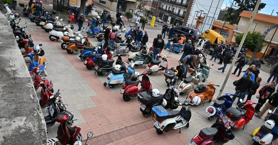 Decenas de vespas se re&uacute;nen en La Esperanza en el seno de Vespasi&oacute;n Canarias 2024