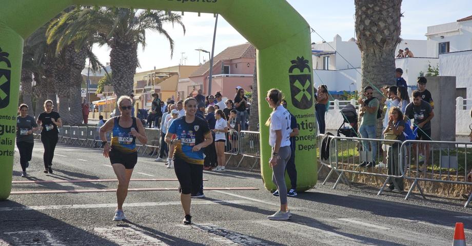 Record en la Milla Barcel&oacute; Caleta de Fuste con 350 participantes