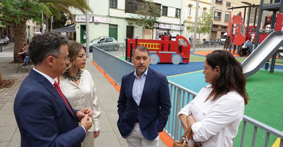 Santa Cruz cuenta con un renovado parque infantil en la calle Fernández Navarro