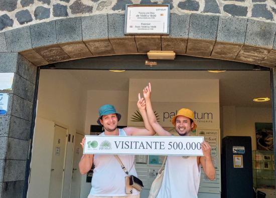 El Palmetum recibe a su visitante 500.000 en la celebración de su décimo aniversario