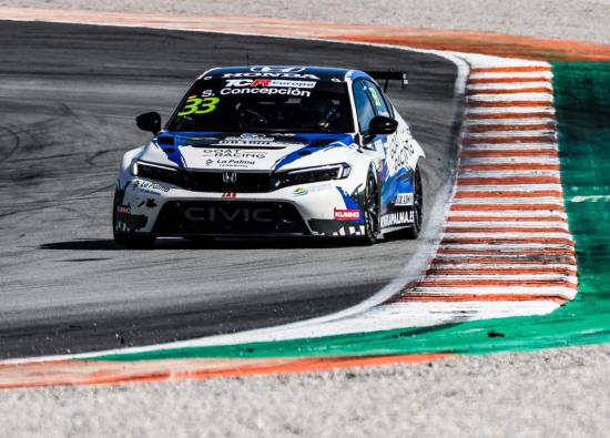 Santi Concepción cierra una temporada con un apoteósico podio en Valencia en el Campeonato Europeo de Superturismo TCR