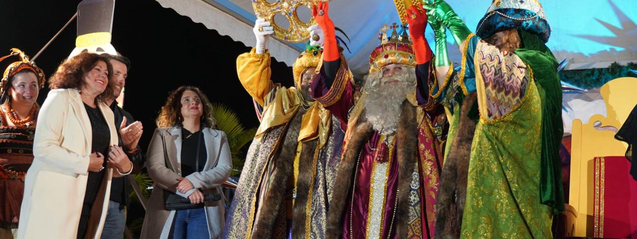 Tacoronte celebra con éxito una multitudinaria cabalgata para recibir a los Reyes Magos de Oriente