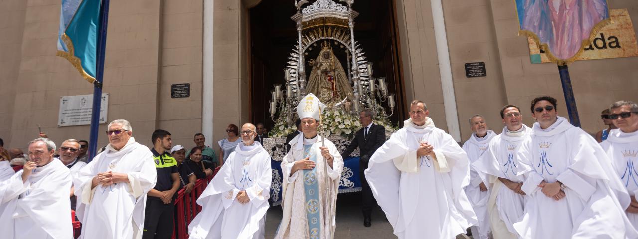 La Patrona de Canarias convoca a miles en Candelaria en su D&iacute;a Grande
