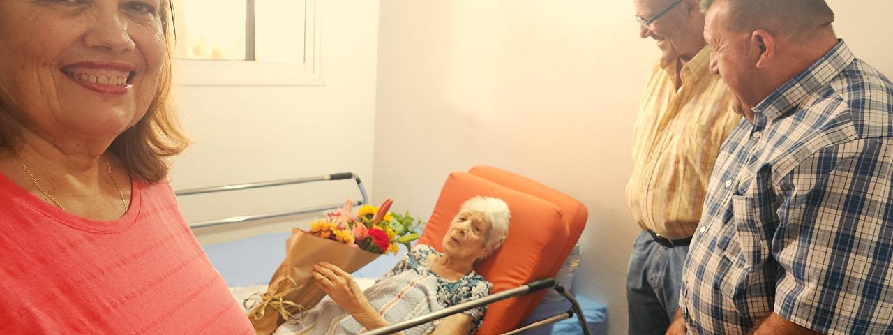 Feliz 100 cumplea&ntilde;os a la antiguense y Miss Las Palmas Do&ntilde;a Mar&iacute;a Dolores De la Asunci&oacute;n Curbelo Calero