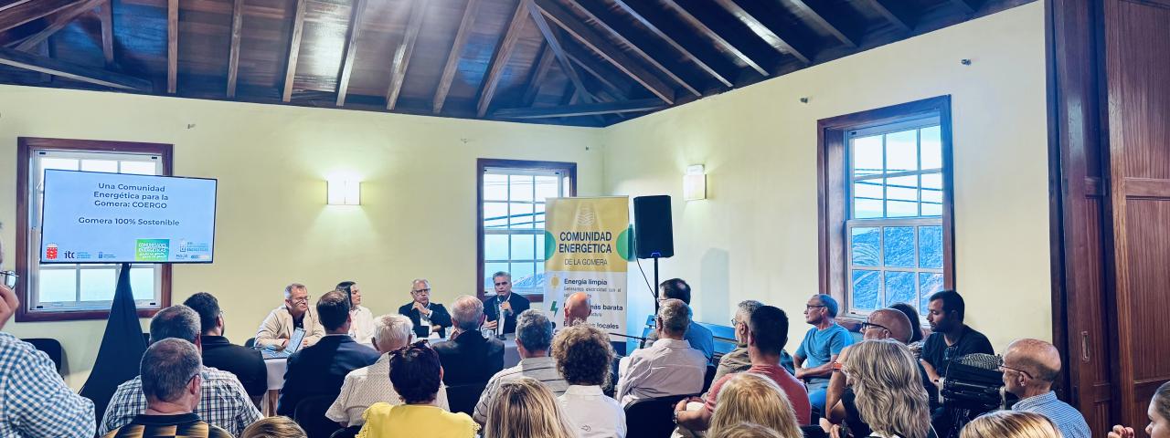 Cabildo y Gobierno de Canarias ponen en marcha la primera central fotovoltaica de La Gomera